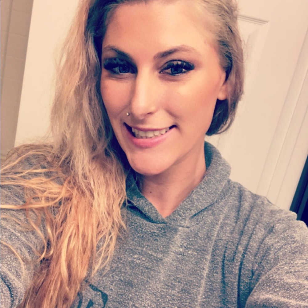 Meet your Posher, Andrea